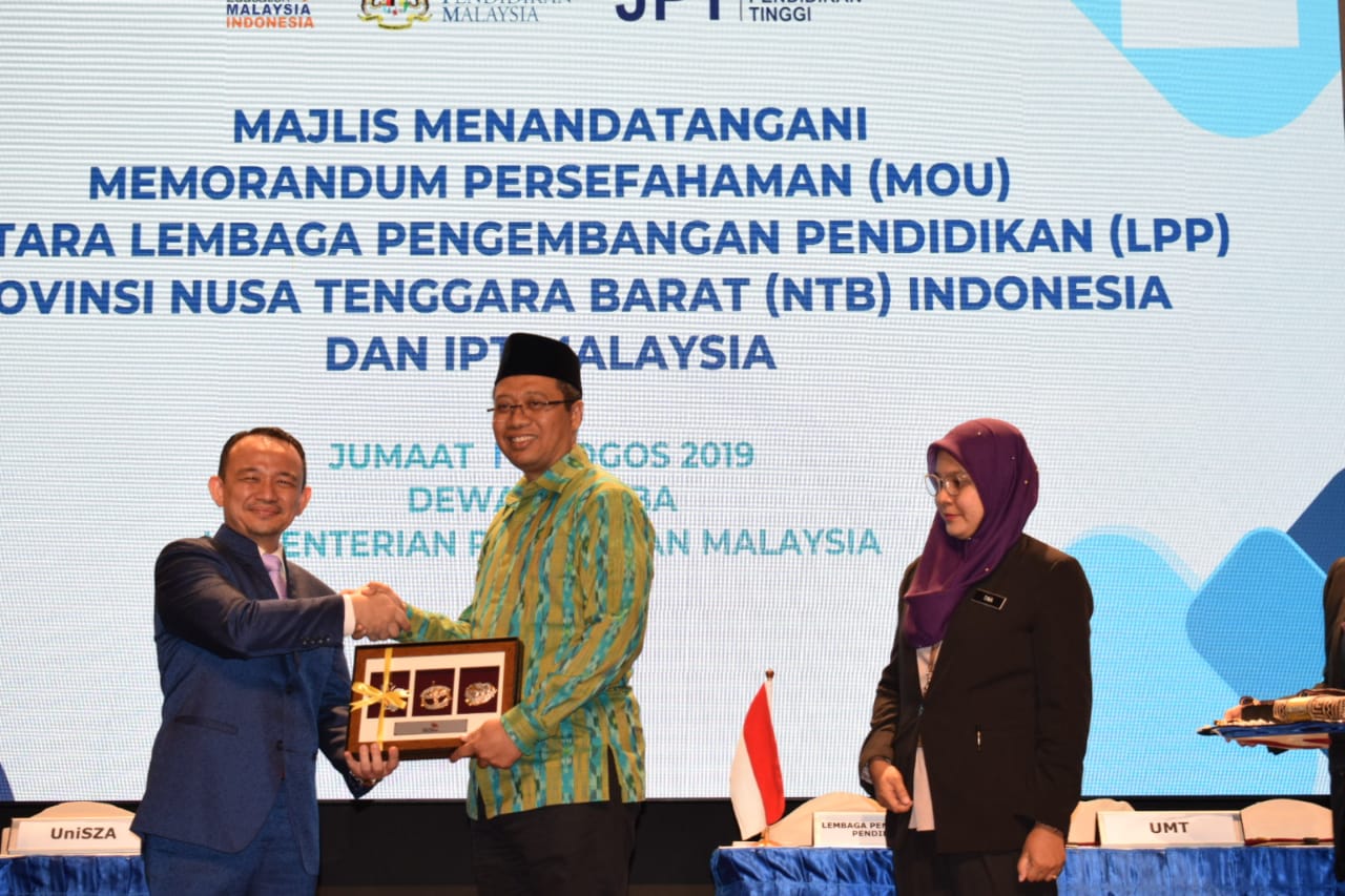 Menteri Pendidikan Malaysia dan Gubernur NTB Saksikan MoU LPP NTB dengan 18 Universitas di Malaysia