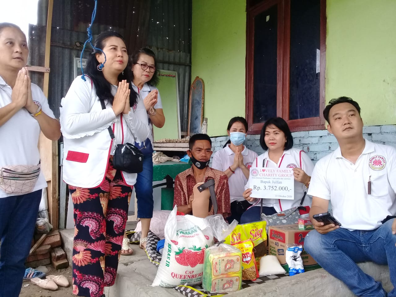 Lagi, Yayasan Lovely Family Charity Group Bagikan Sembako dan Kaki Palsu
