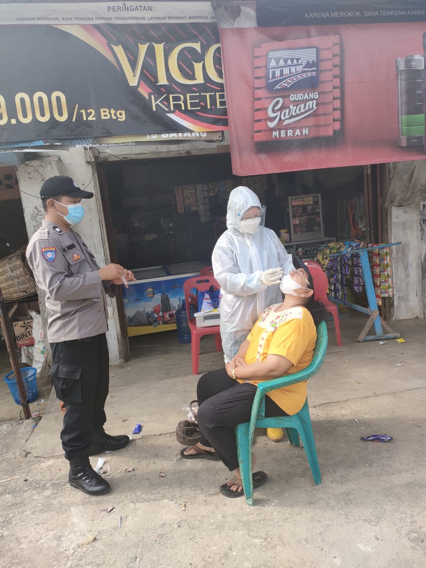 Polsek Kotarih Lakukan Pengawasan PPKM Berbasis Mikro dan Swab Masyarakat Melanggar Prokes
