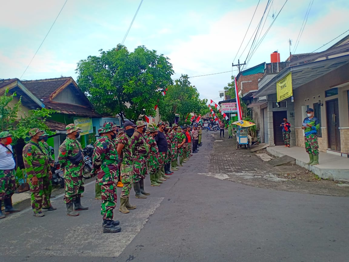 Satgas TMMD KE-111 Kodim 0735/Surakarta Dan Warga Awali Kegiatan Dengan Apel Pengecekan