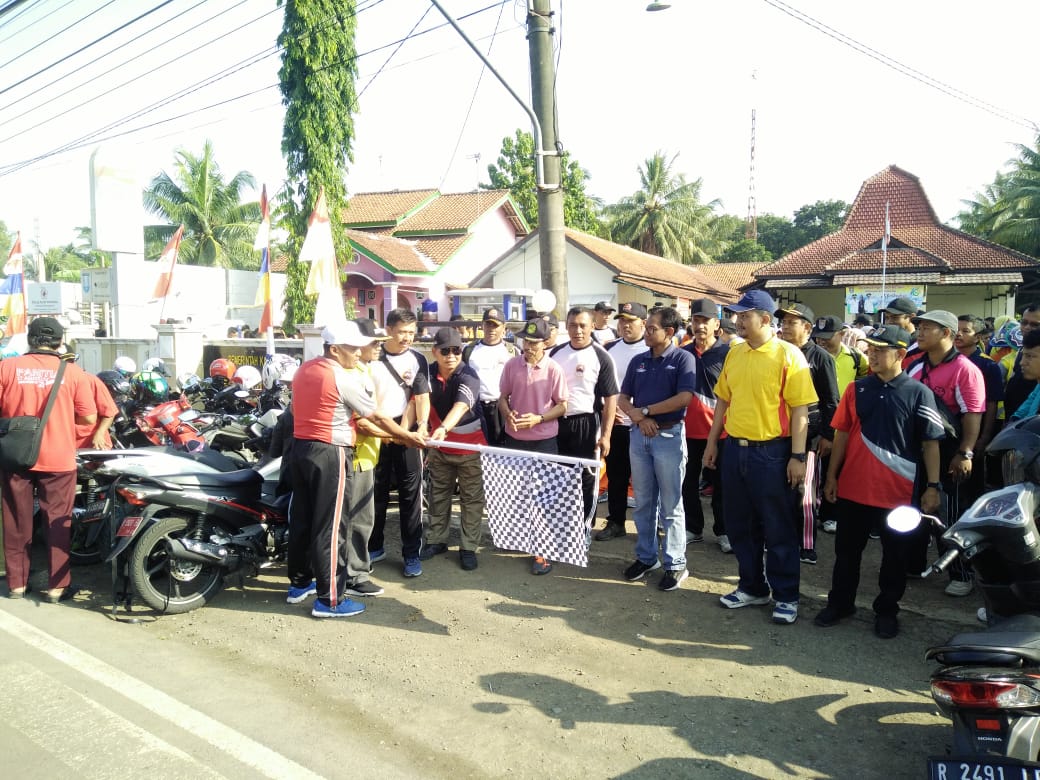 Meriahkan Hari Jadi Kabupaten Cilacap Ke 164, Keluarga Besar Koramil 09/Kawunganten Ikuti Jalan Seha