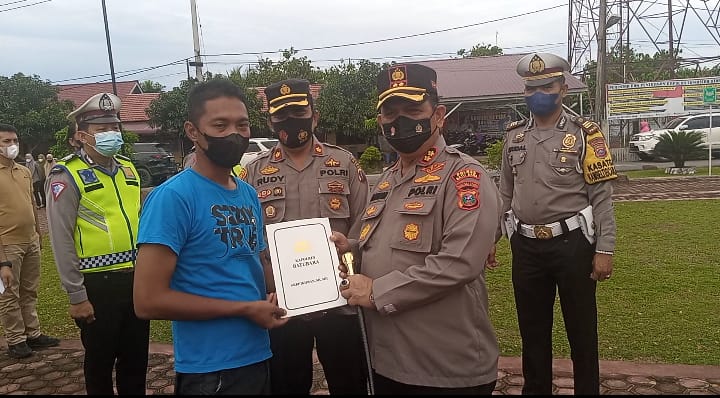 Vaksinas:Polres Batu Bara Bekerjasama Para Awak media Mobailisasi Masyarakat