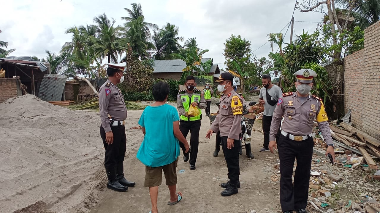 Satlantas Polres Sergai Gelar Baksos Kampung Samben 