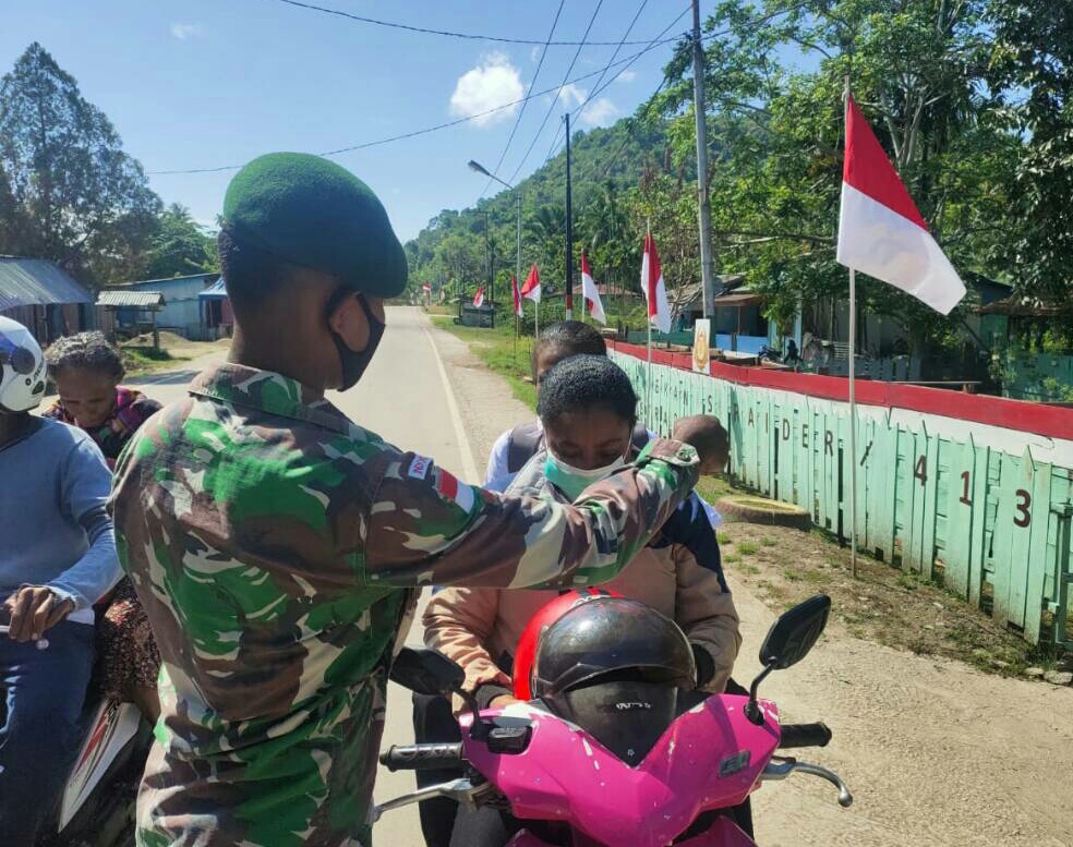 Gelar Razia Masker, Satgas Yonif 413 Kostrad Optimis Cegah Penyebaran Covid-19