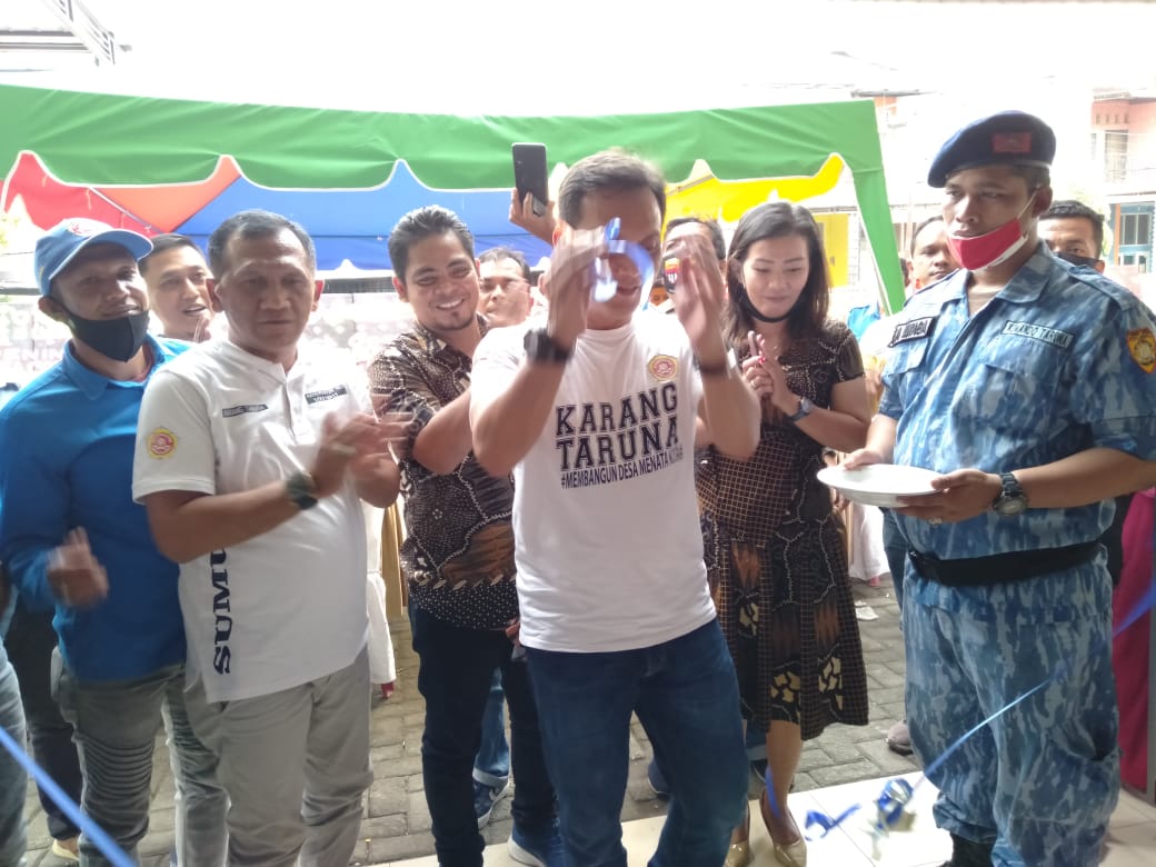 Resmi Dibuka Ketua Karang Taruna Sumut Dedi Dermawan. Rumah Taruna Coffe dan Konveksi A. Igbal