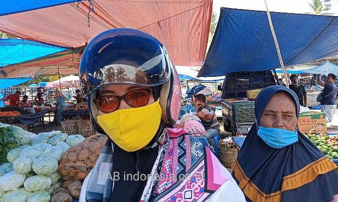 Pengunjung: Jangan Tutup Pekan Lelo