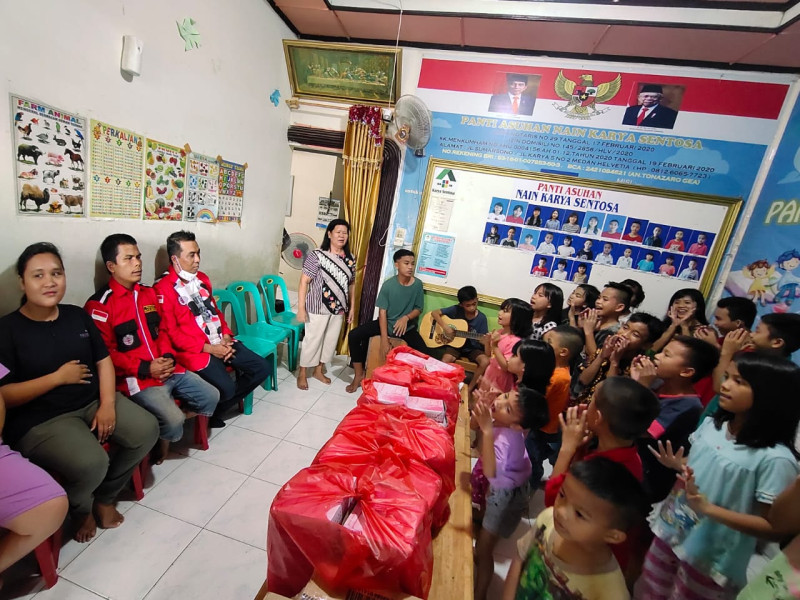 Pejuang Batak Bersatu Bagikan 50 Paket Santunan untuk Anak Yatim Panti Asuhan Nain Karya Sentosa