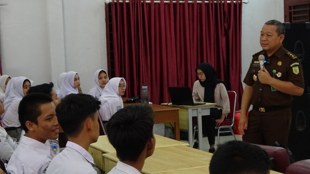 Jaksa Masuk Sekolah SMK N 9 Medan : Jarimu Adalah Harimaumu dan Katakan Tidak Pada Narkoba