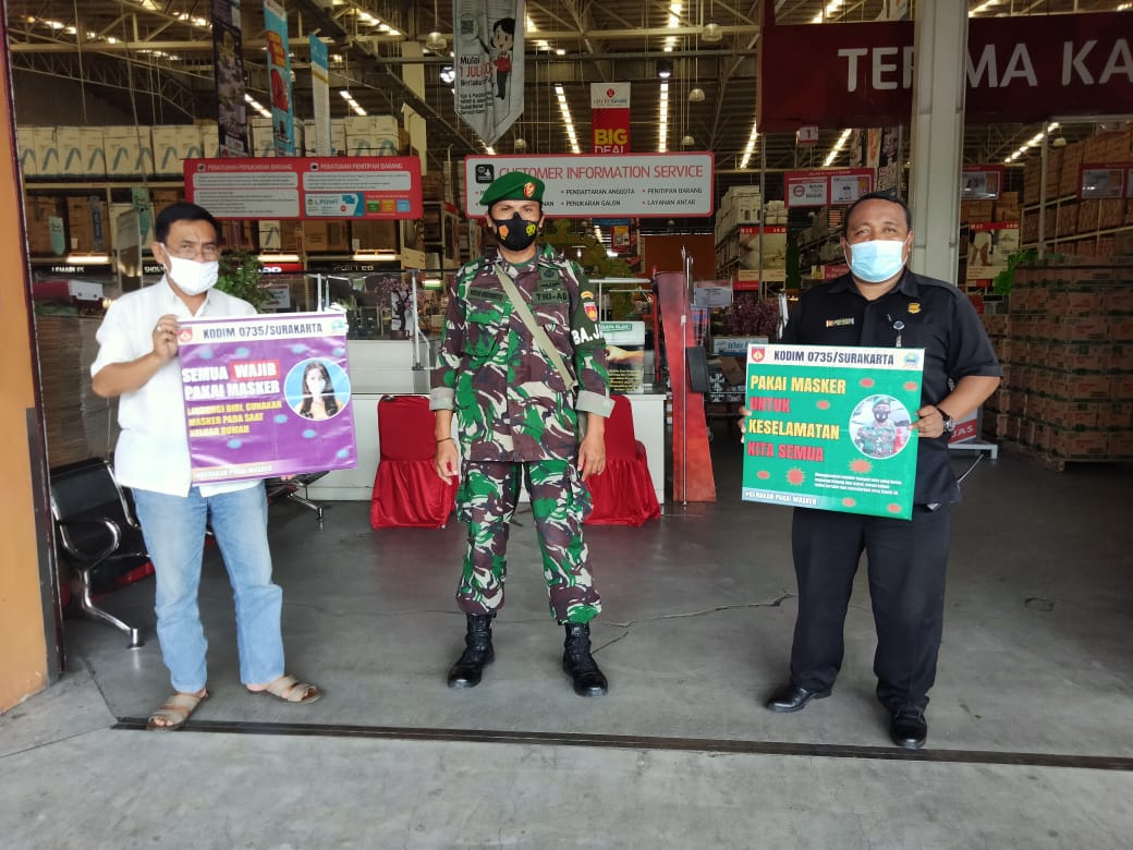 Serma Yudhi, Cek dan Sosialisasi Edukasi Penerapan PPKM Mikro di Lotte Mart
