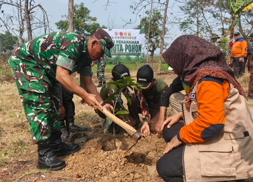 Aksi Penanaman Sejuta Pohon Semarakkan HUT TNI ke-81 dan HUT Kodam IV/Diponegoro ke-76