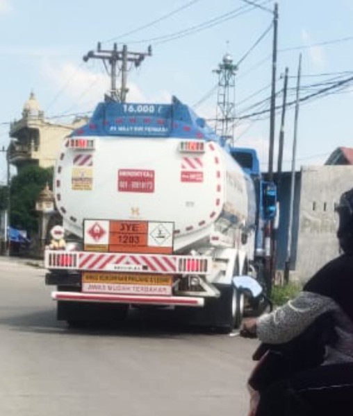 Gawat ! Di duga Gudang Penimbunan BBM Ilegal Di Medan Deli Terus Beroperasi, Taring APH Dinilai Tumpul