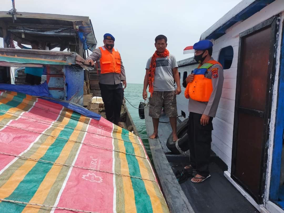 Sat Polairud Polres Labuhanbatu melakukan Patroli rutin di perairan Sei.Tawar