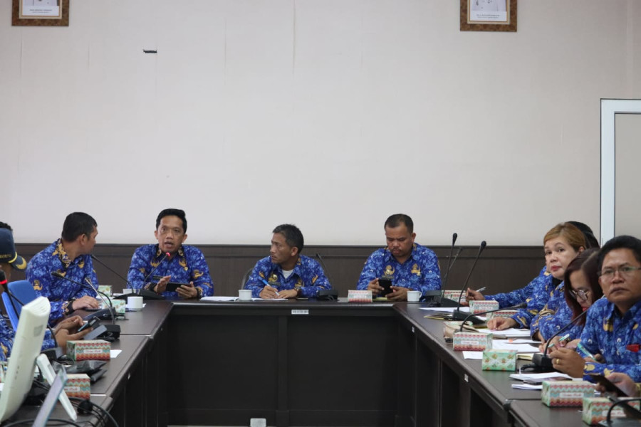 Rapat Evaluasi Pencapaian Target Pendapatan Asli Daerah (PAD) Tahun ...