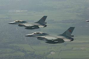 Empat Pesawat F16 Hibah dari AS Tiba di Lanud Iswahjudi
