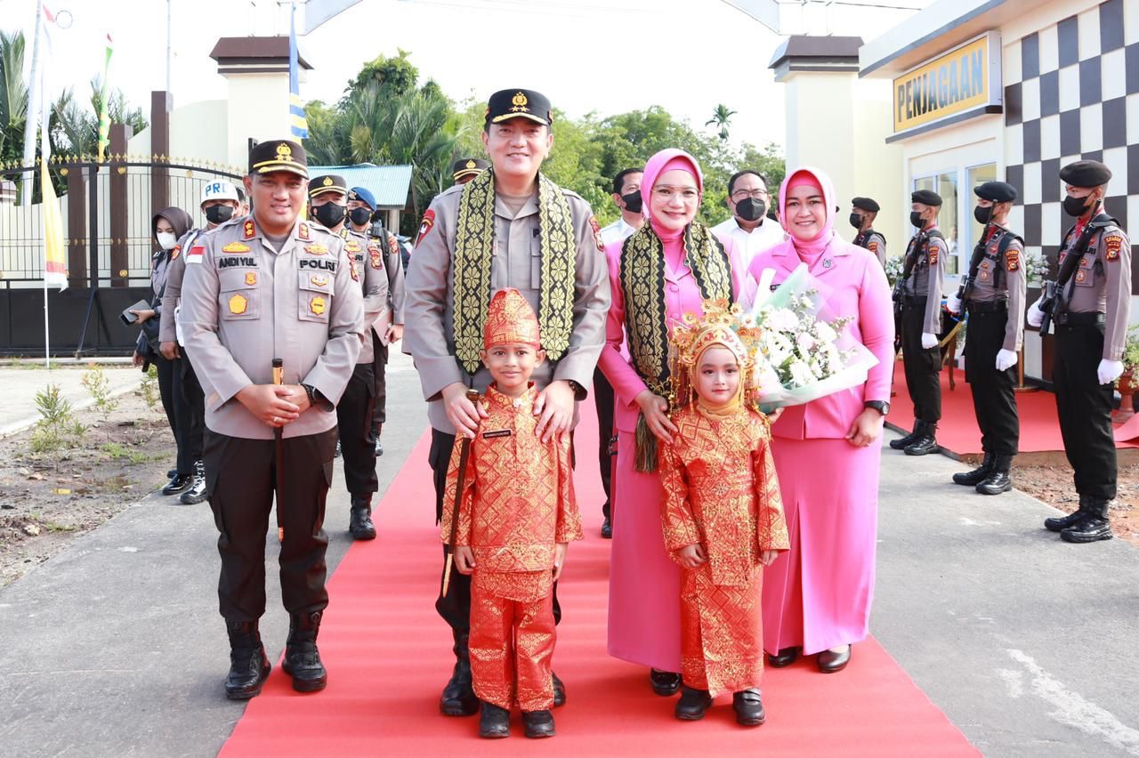 Kunker ke Meranti, Kapolda Riau Irjen Iqbal Tegaskan Kemuliaan Polisi Ada Pada Kecintaan Masyarakat