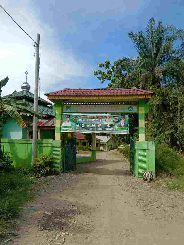 Gedung Sekolah Memprihatinkan, Kepala Sekolah MTSN 4 Bahorok Langkat Diduga Selewengkan Dana BOS