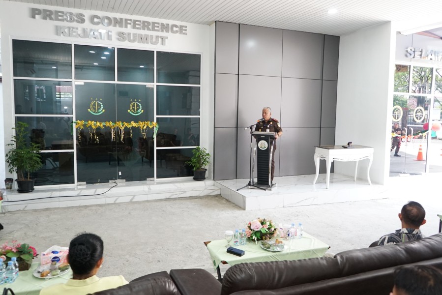 Kajati Sumut Dr.Harli Siregar, S.H.,M.Hum Meresmikan Ruang Press Conference, Wujudkan Keterbukaan Informasi Publik