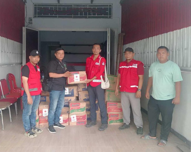 Forwaka Sumut Peduli Bencana Banjir Terima Bantuan PMI Kota Medan