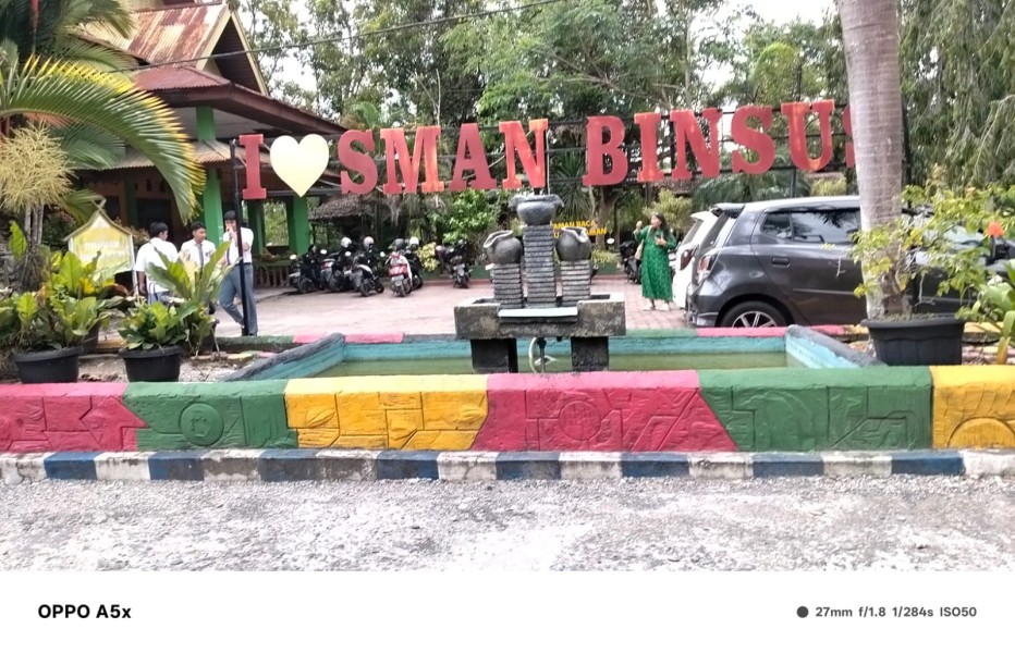 Diduga  SMAN BINSUS DUMAI Pungut Biaya Perpisahan Rp 300 Ribu Persiswa.