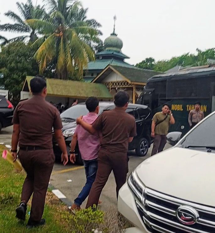 Meski Ayah Ditahan Kejari Langkat, Siswi SMU Salapian Tak Mau Minta Maaf dan Menolak Tuduhan Pengeroyokan kepada Terpidana IPB