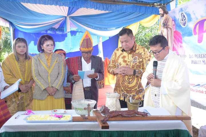 Resmikan Gedung Gereja Katolik Desa Gunung Meriah, Bupati Dairi Ajak Jemaat Jaga Harmoni Keberagaman