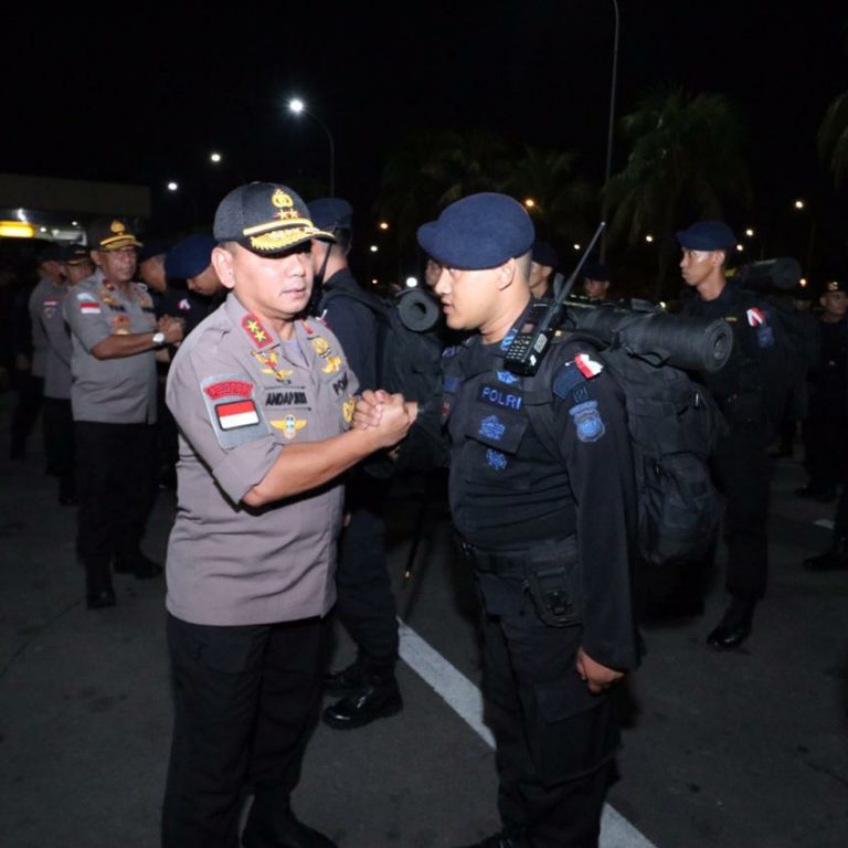 Kapolda Kepri Lepas Keberangkatan 300 Personil Polda ke Polda Metro Jaya