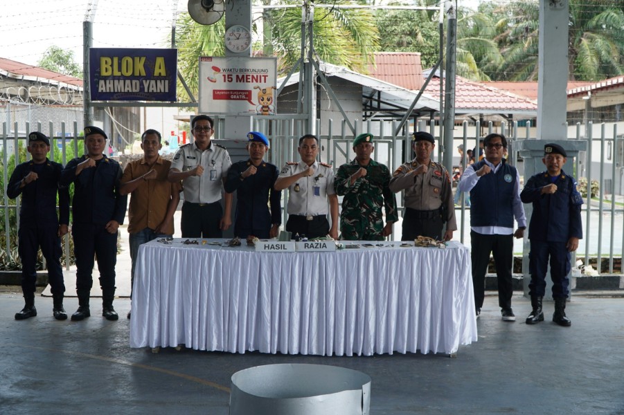 Gandeng APH, Rutan Dumai Gelar Razia Blok Hunian dan Tes Urin Pegawai dan Warga Binaan