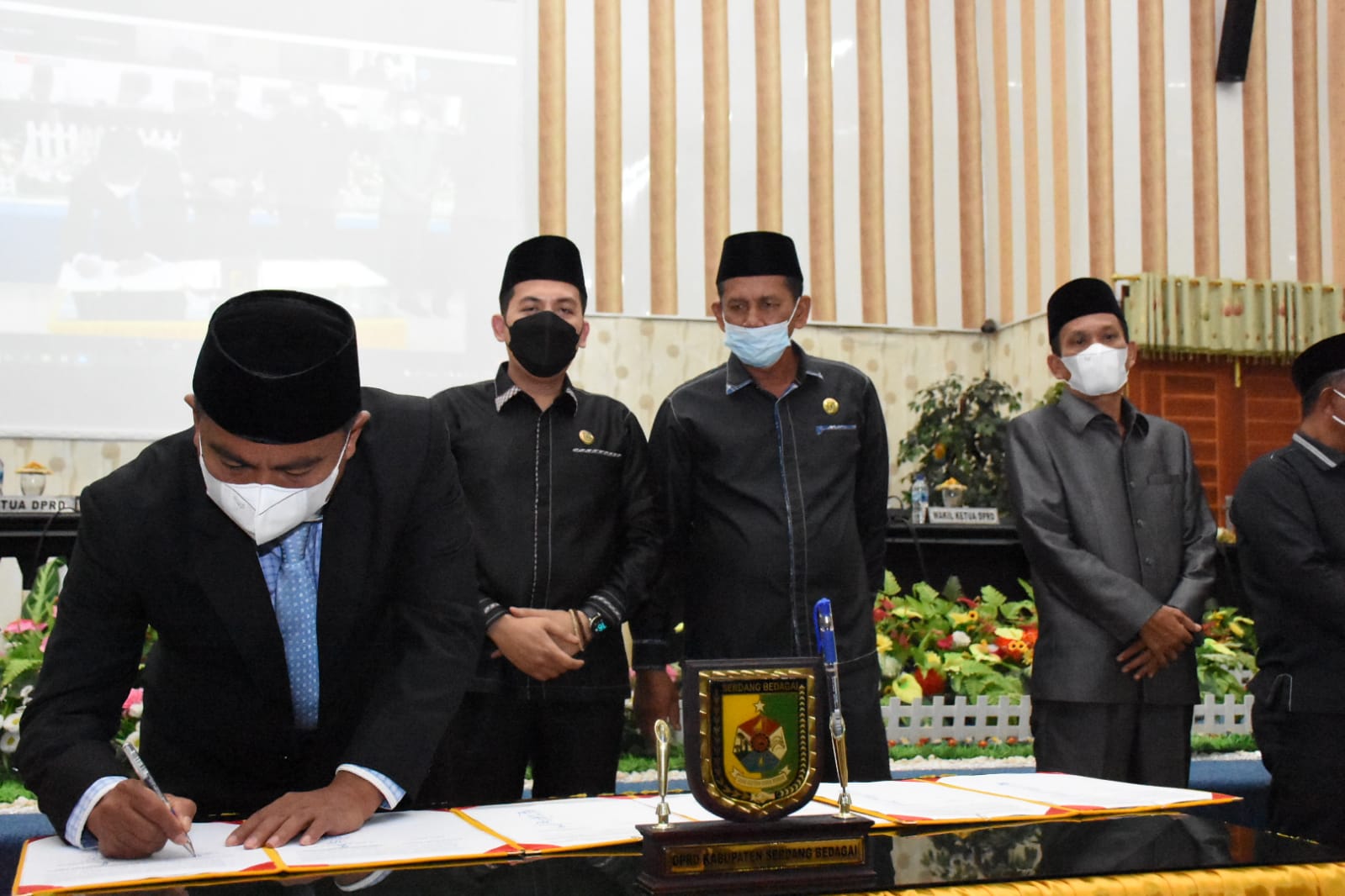 Bupati Sergai Hadiri Ranperda KUA-PPAS dan Infrastruktur Perumahan/ Permukiman