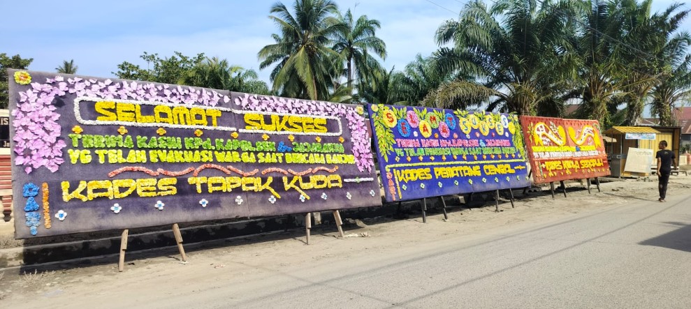 Berhasil Evakuasi Warga Saat Bencana Banjir, Polsek Tanjung Pura Terima Puluhan Karangan Bunga