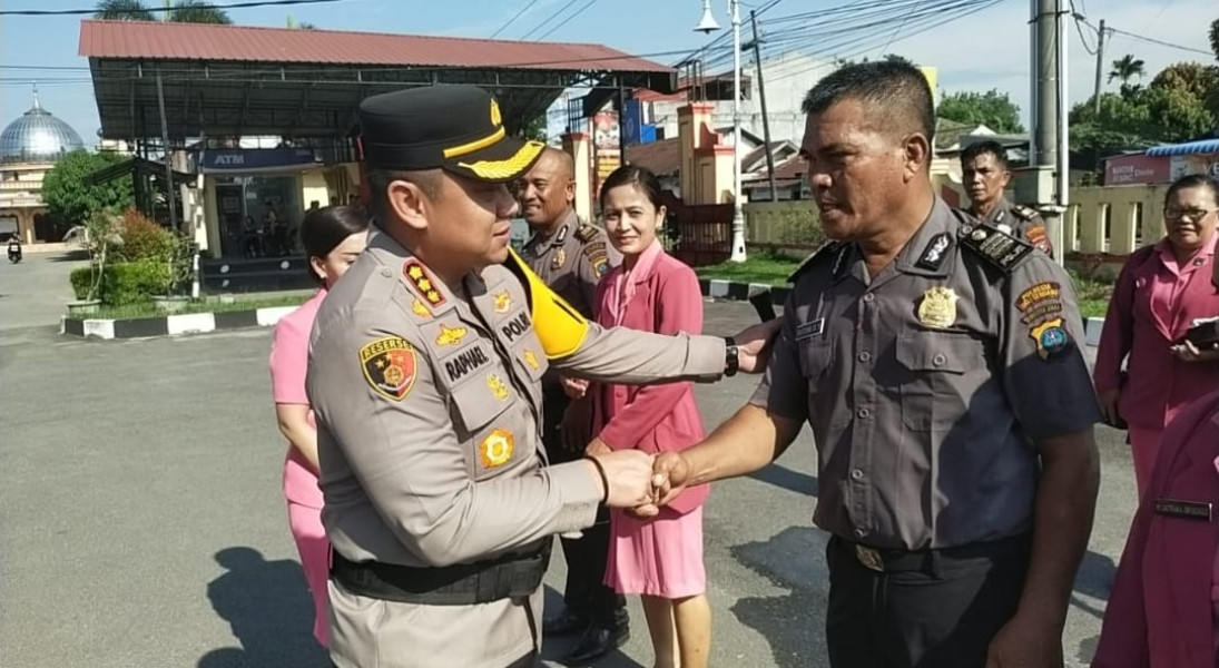 71 Personil Polresta Deli Serdang Mendapatkan Kenaikan Pangkat Setingkat Lebih Tinggi