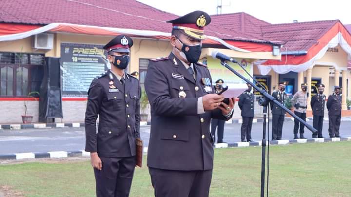 Polres Labuhanbatu melaksanakan Upacara Bendera memperingati HUT Kemerdekaan RI ke-77