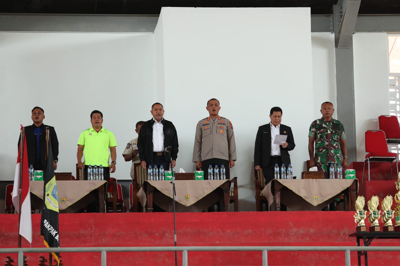 Selenggarakan Turnamen Bulutangkis Bupati Pakpak Bharat Keluarkan Dana Pribadi