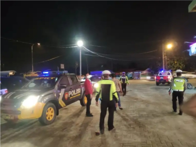 Personil Polresta Deli Serdang Melaksanakan Patroli Pada Di Malam Hari