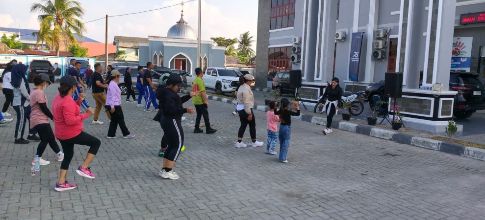 Jaga Kesehatan dan Kebersamaan, Kantor Imigrasi Belawan Gelar Senam Kebugaran Bersama Masyarakat