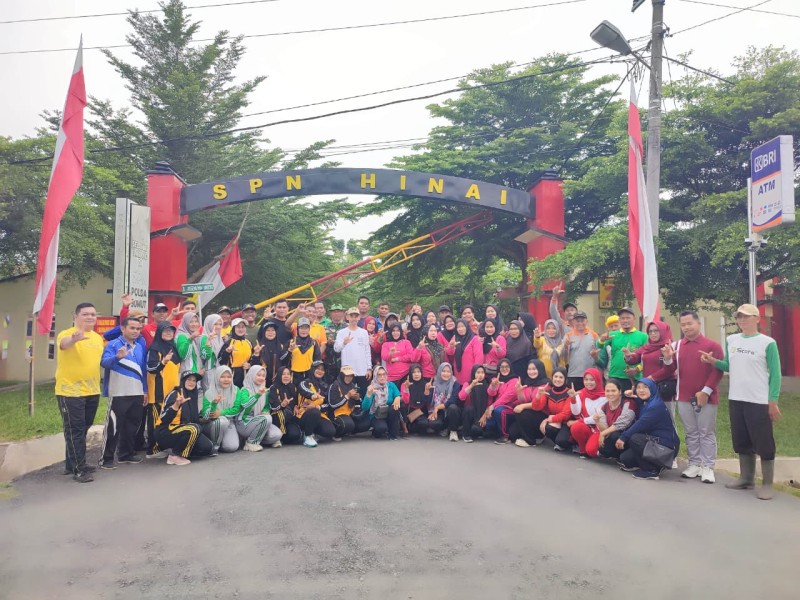 Gotong Royong Jumat Bersih, Forkopimcam Hinai Antusias Sambut Kedatangan Siswa SPN Polda Sumut