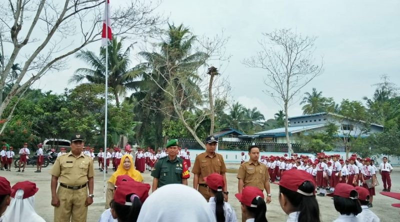 Koramil 09/TM Inspektur Upacara Di SDN 107440 Pematang Setrak