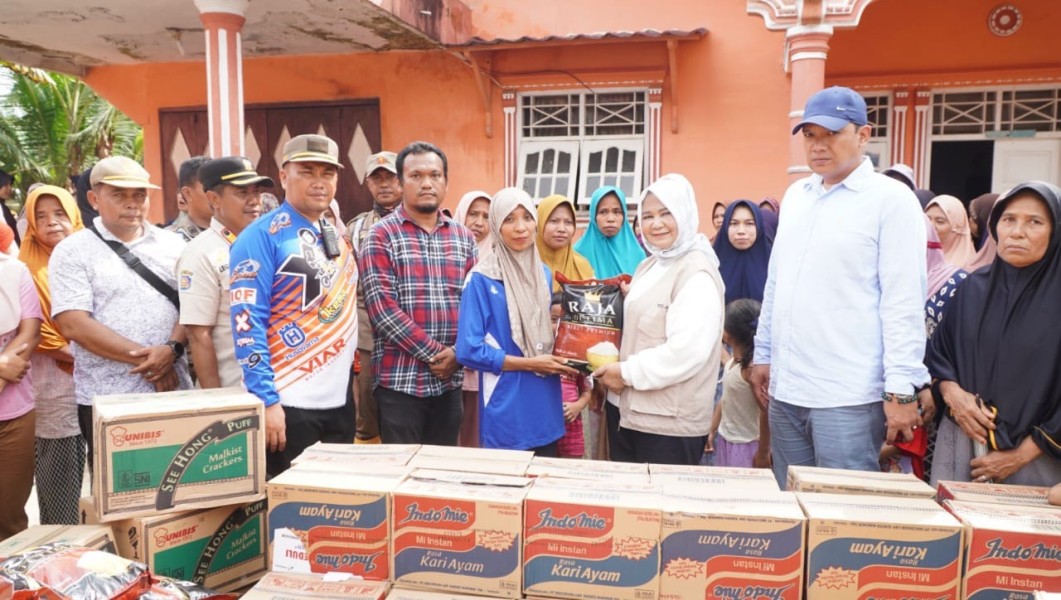 Bupati Langkat Pastikan Kehadiran Pemerintah, Salurkan Bantuan ke Warga Salahaji Pematang Jaya