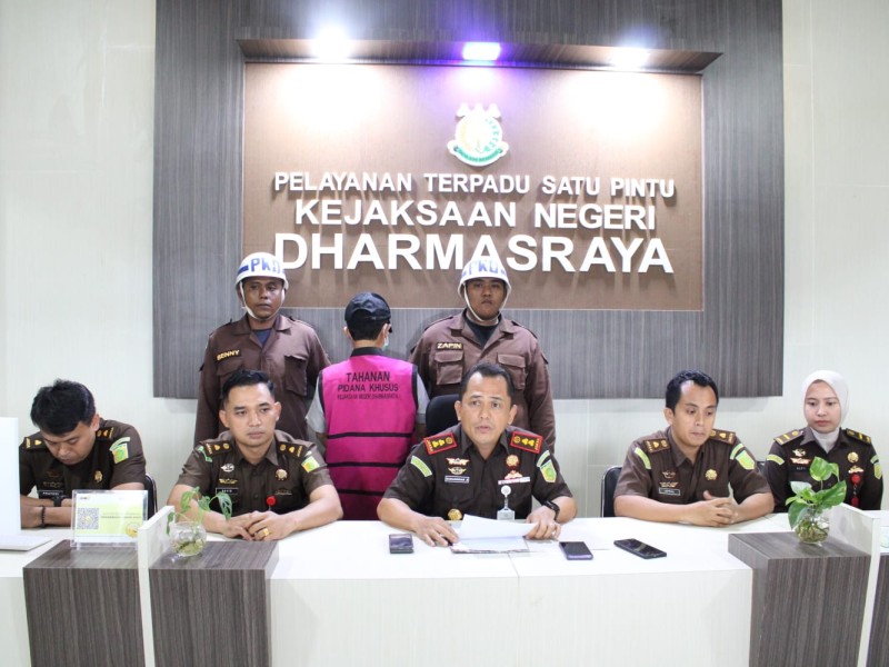 Kejari Dharmasraya Tahan Pejabat BKD Terkait Dugaan Korupsi Anggaran Daerah*