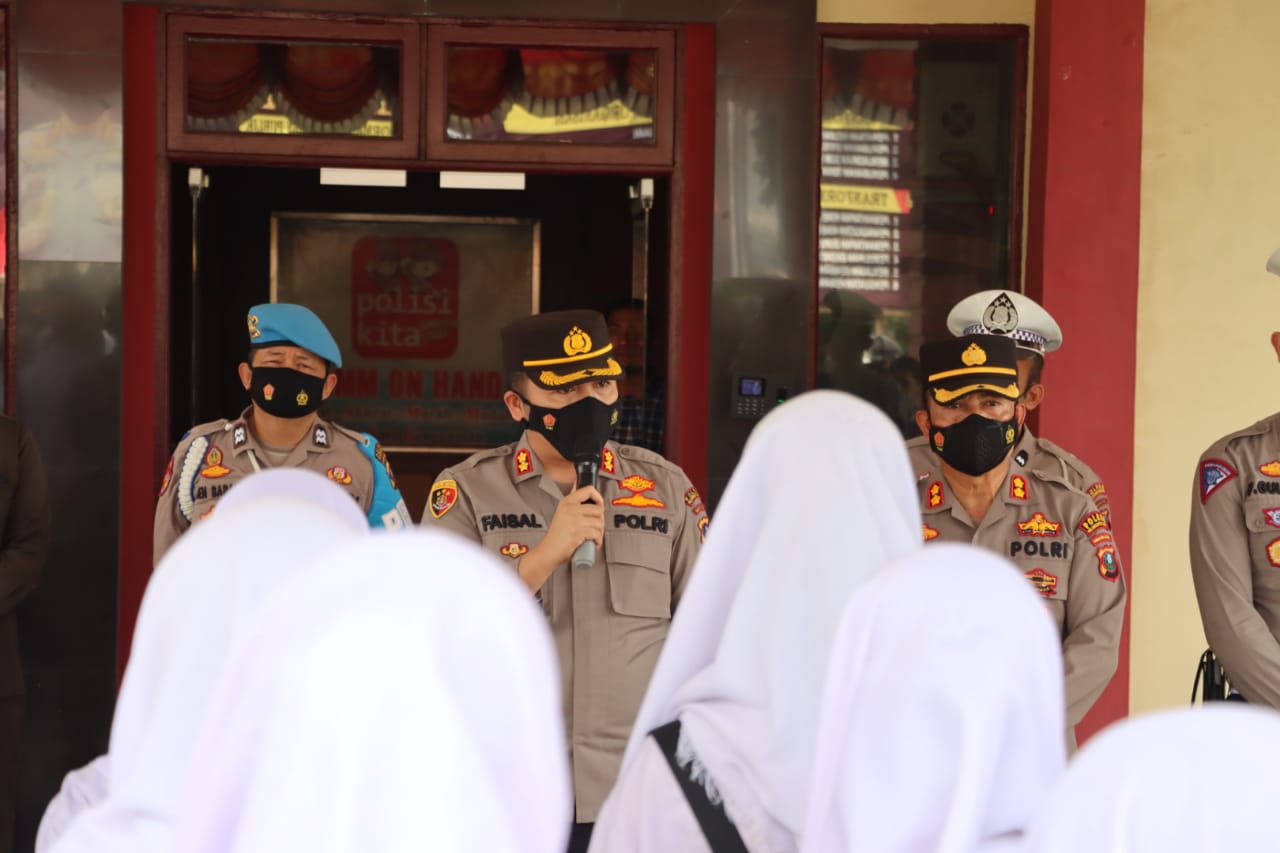 Kapolres Pelabuhan Belawan Terima Kunjungan Siswa SMPN 38 Medan