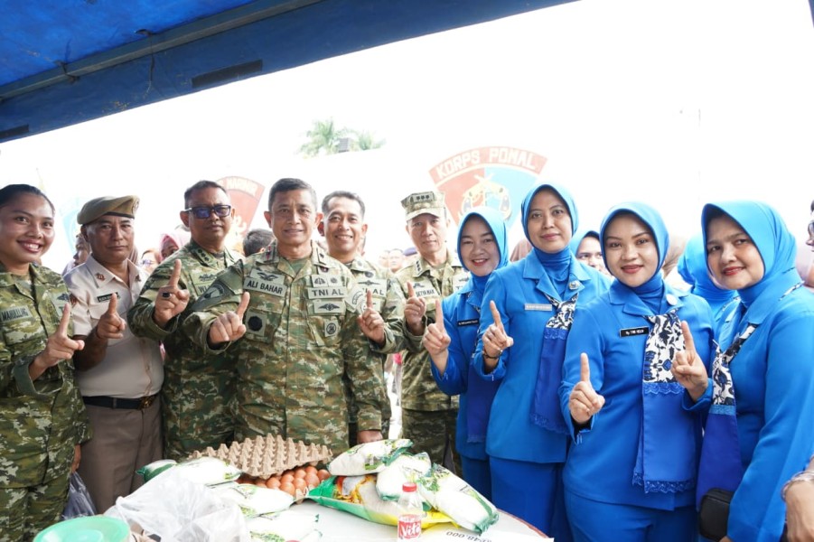 Semarakkan HUT TNI ke-81, Kodaeral I Gelar Bazar Murah di Belawan