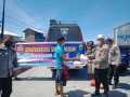 Saling Berbagi Terus Di Lakukan Kapolres Belawan Beri Bantuan Abang Becak dan Warga Kurang Mampu Saling Berbagi Terus Di Lakukan Kapolres Belawan Beri Bantuan Abang Becak dan Warga Kurang Mampu